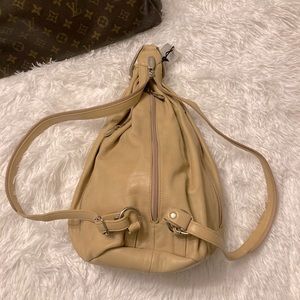 PRÜNE leather shoulder bag / backpack zip strap